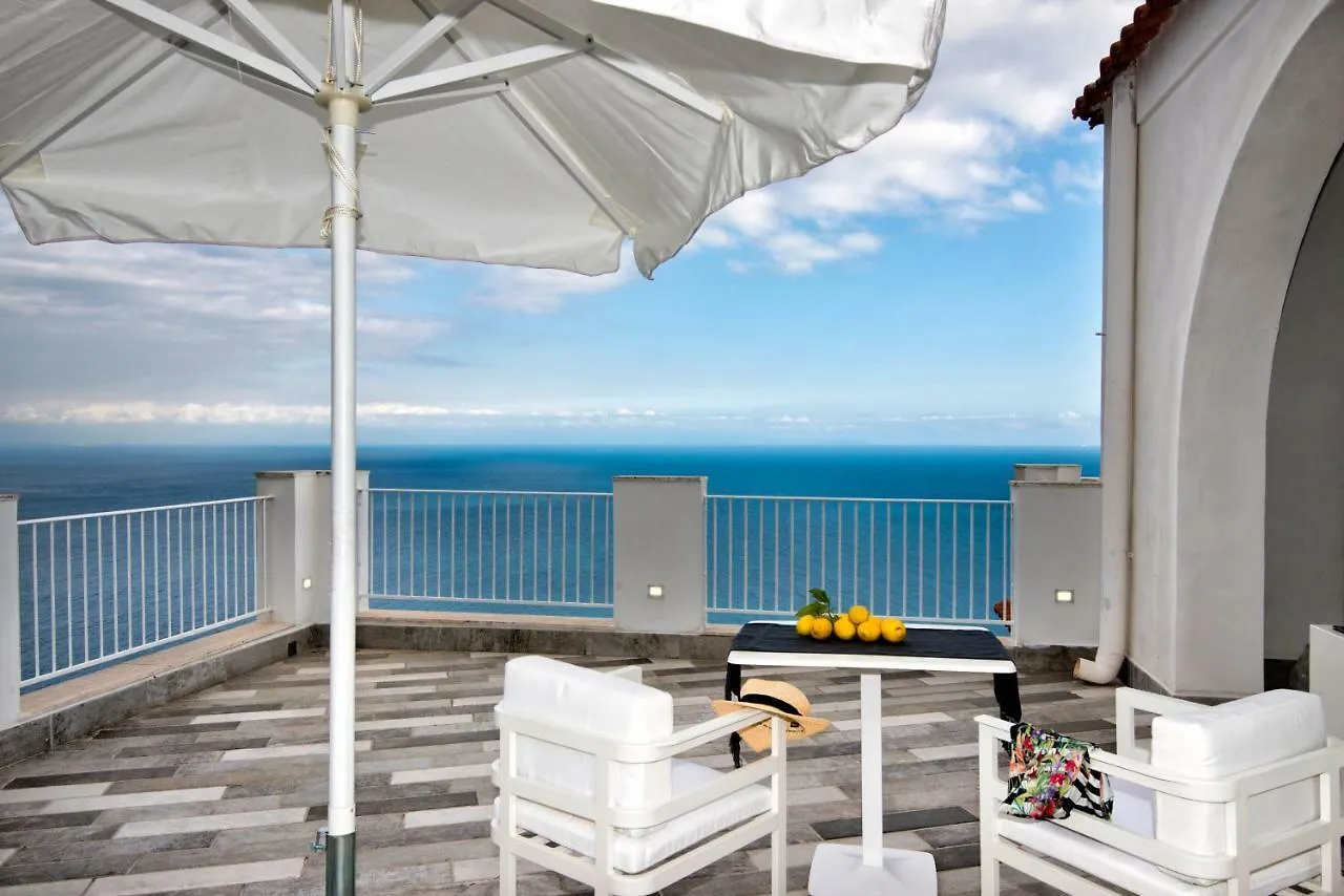 Villa Orleans Amalfi 3*,