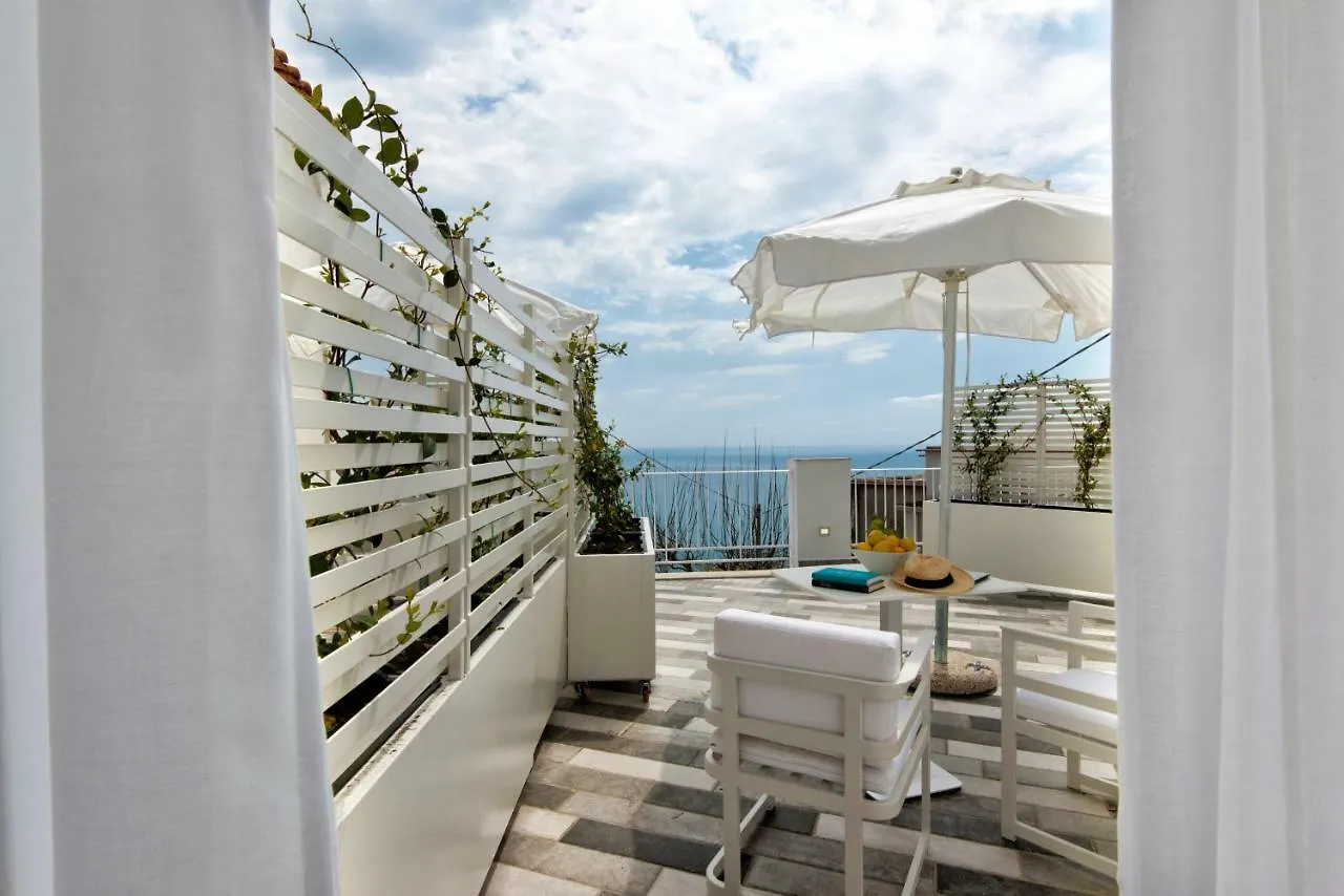 Villa Orleans Amalfi 3*,